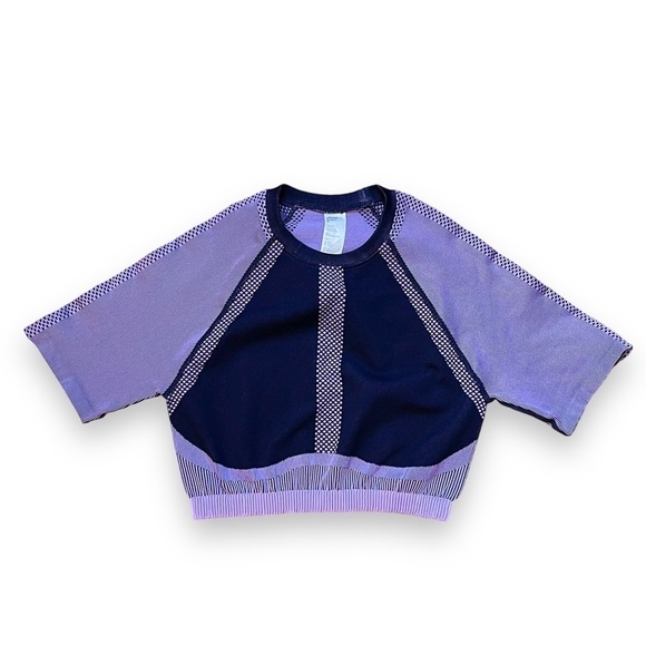 Fabletics Jessie Seamless Navy and Purple Crop Top Size M - Picture 1 of 5